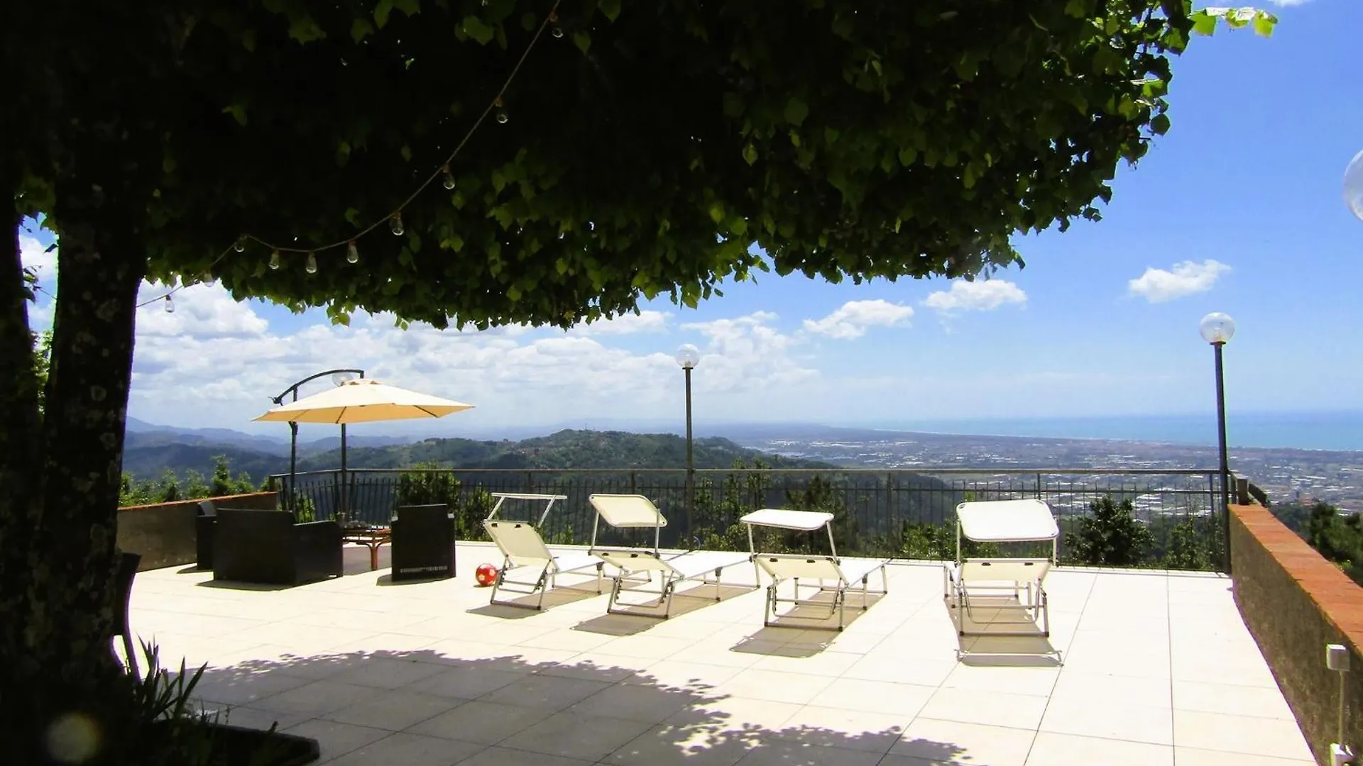Apartment Villa Le Ginestre Camaiore