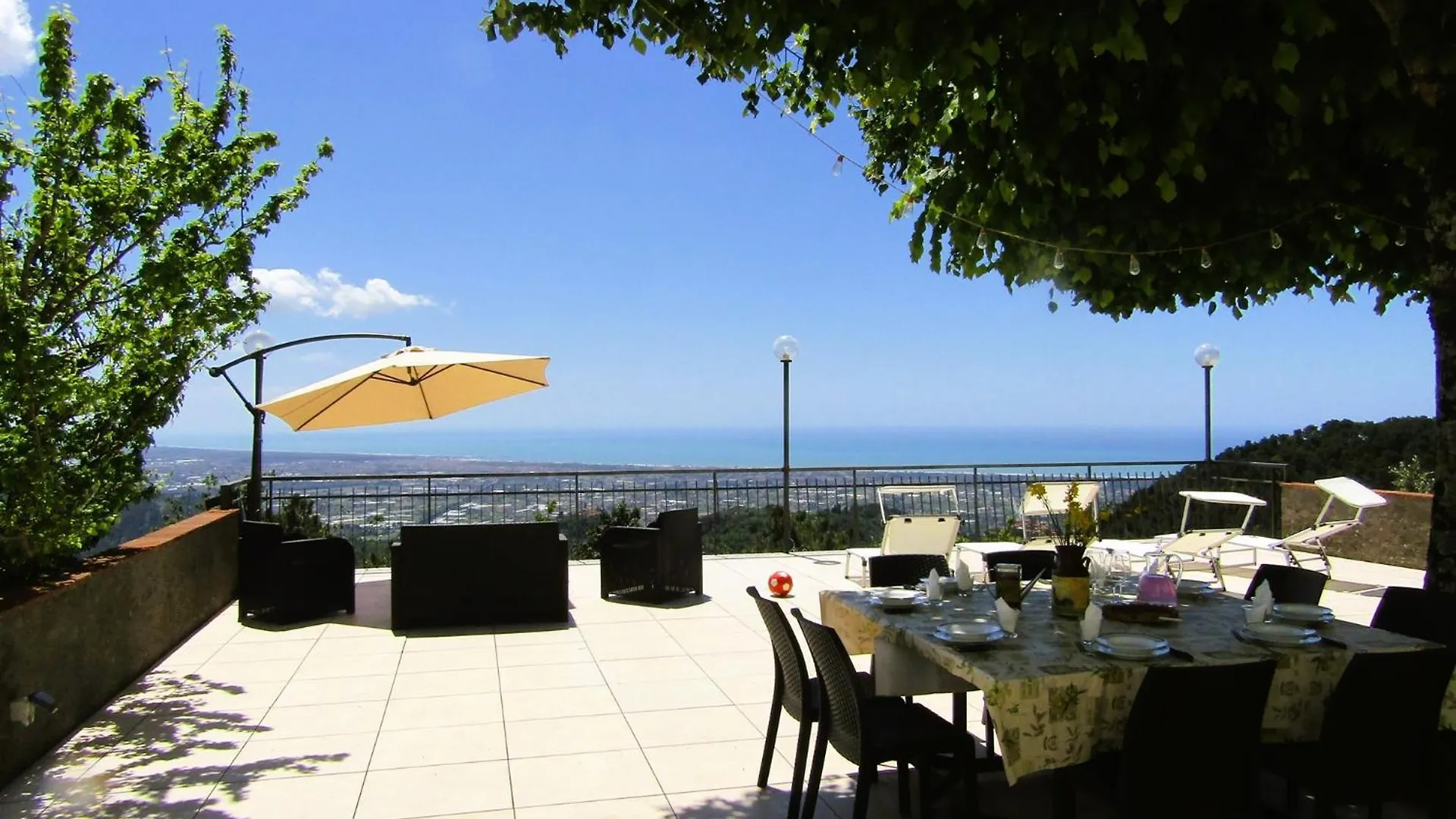 Apartment Villa Le Ginestre Camaiore